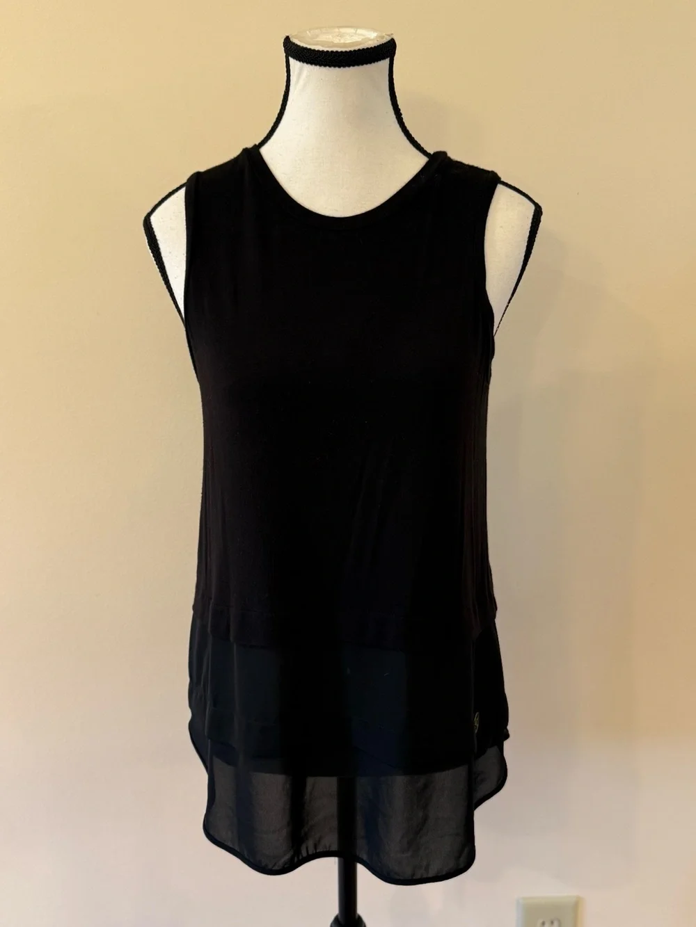 Michael Kors Black Sleeveless Layered Hem Tank size small